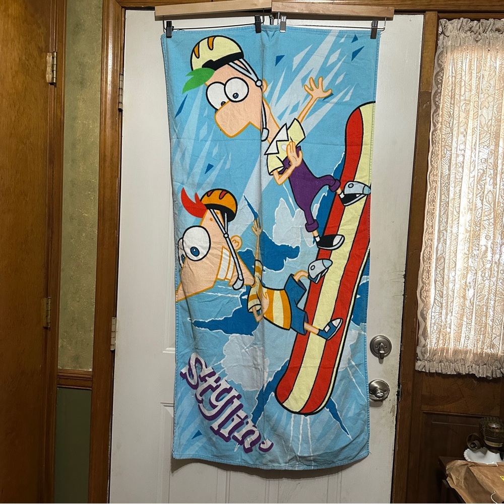 Disney XD Phineas And Ferb Super Dudes Beach Bath Towel‎ Surfing “Stylin”